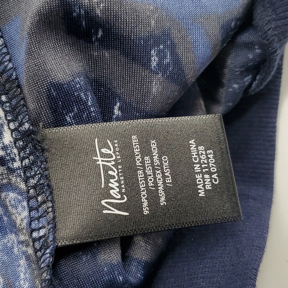 Nanette Lepore Velvety Floral Top Extra Large - Picture 11 of 12